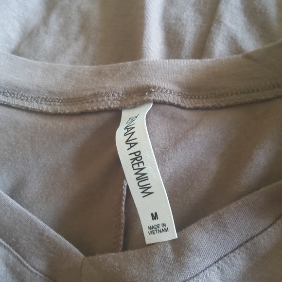 V-neck 3/4 sleeve tunic 🔥 - Picture 5 of 6